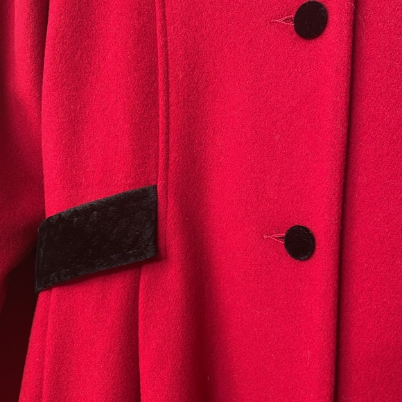 ROTHSCHILD NWT Girls Size 14 Red Wool Coat Black Velvet Details collar - Picture 6 of 12